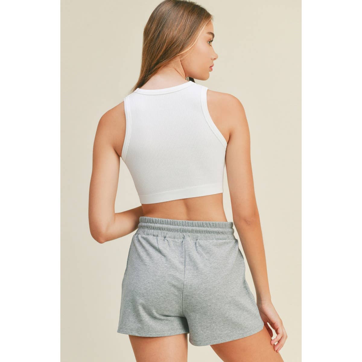 RIBBED ROUND NECK CROP SEAMLESS TANK TOP