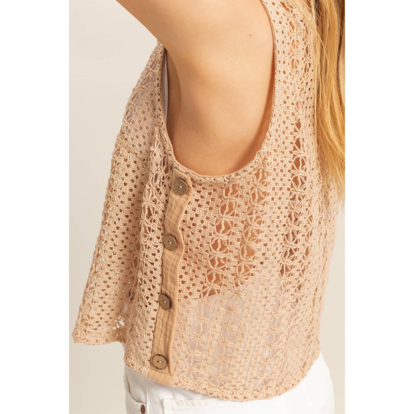 HF25C657-Sleeveless Crew Neck Crochet Top