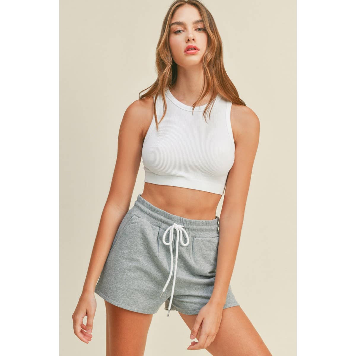 RIBBED ROUND NECK CROP SEAMLESS TANK TOP