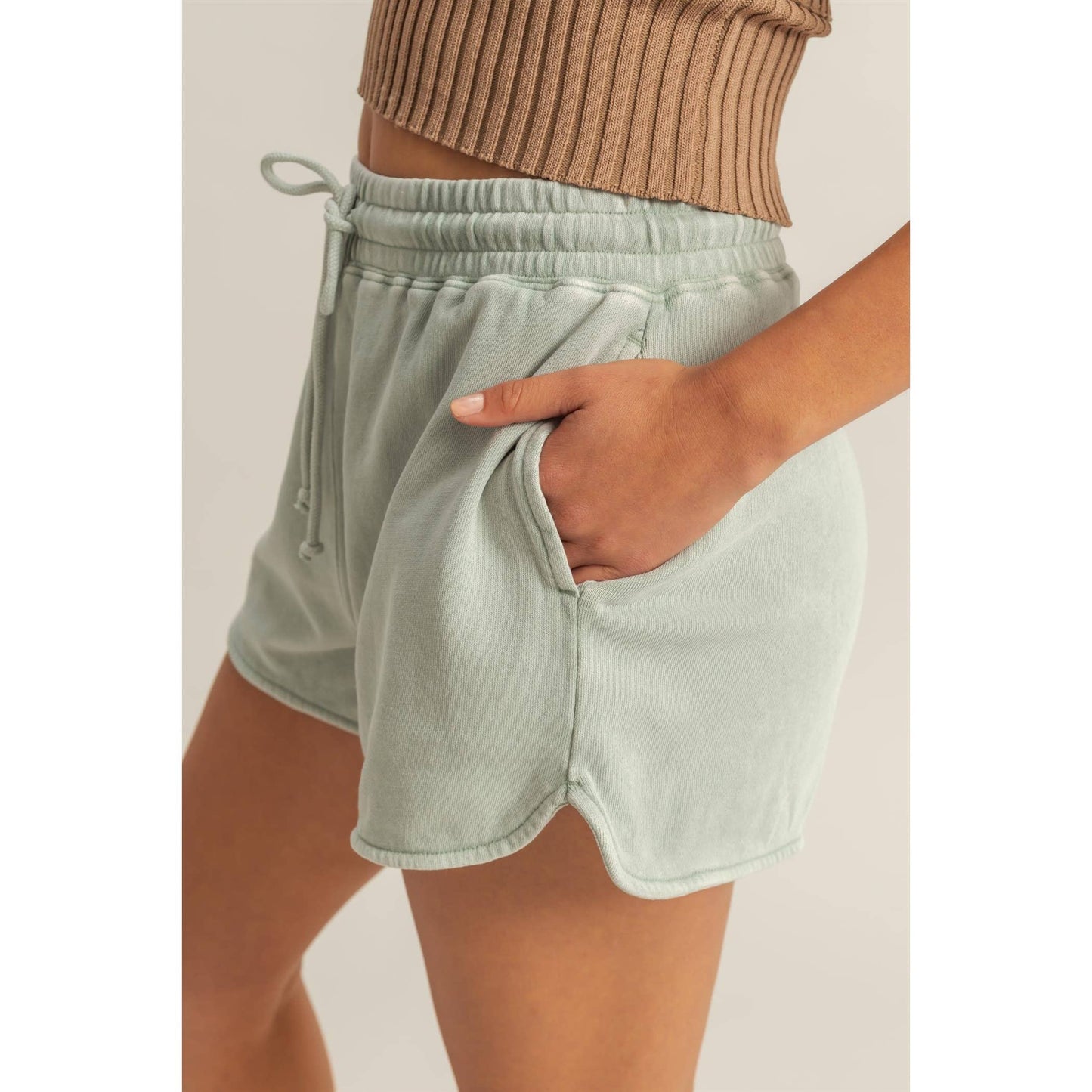 DZ25A690-Drawstring Waist Casual Dolphin Shorts